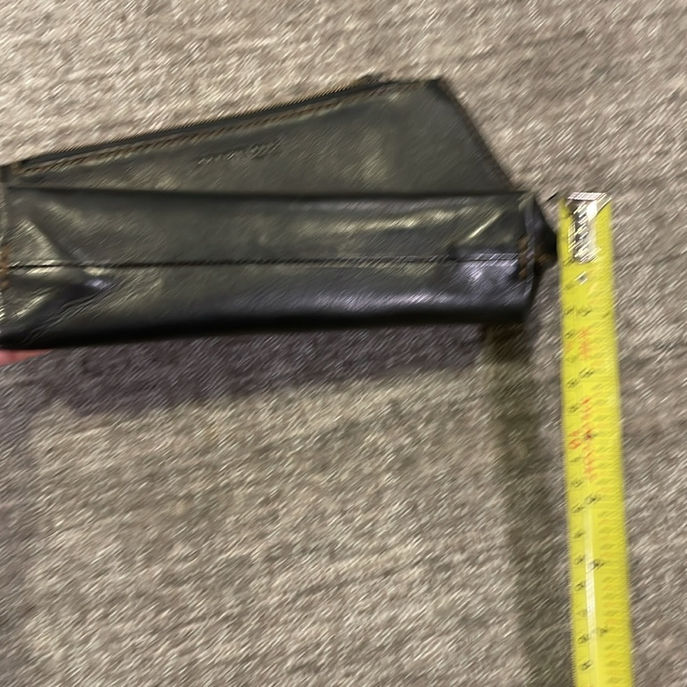 Kenneth Cole black leather clutch - Picture 7 of 7